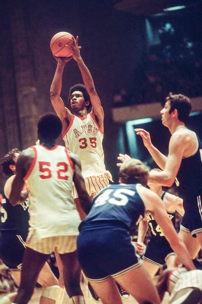 Williams headed south to Nashville in 1973 and lit up the NCAA.